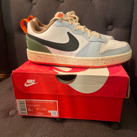 Nike court borough low 2